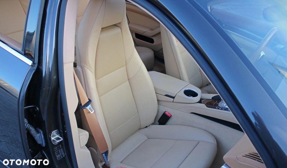 Porsche Panamera Turbo - 23