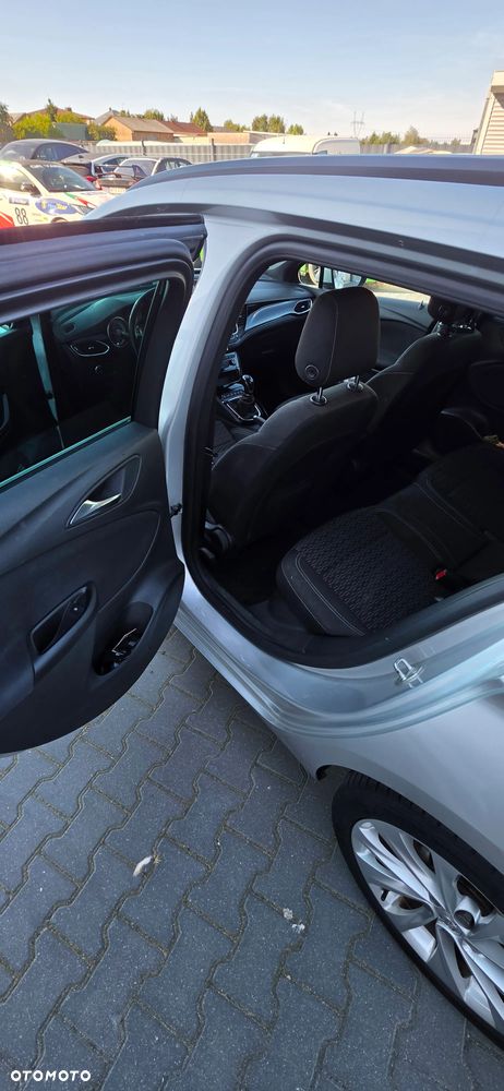 Opel Astra 1.6 CDTI Dynamic S&S - 18