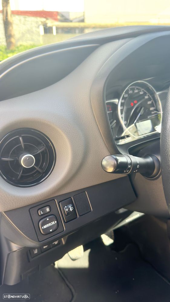 Toyota Yaris 1.0 VVT-i Y20 Club - 15