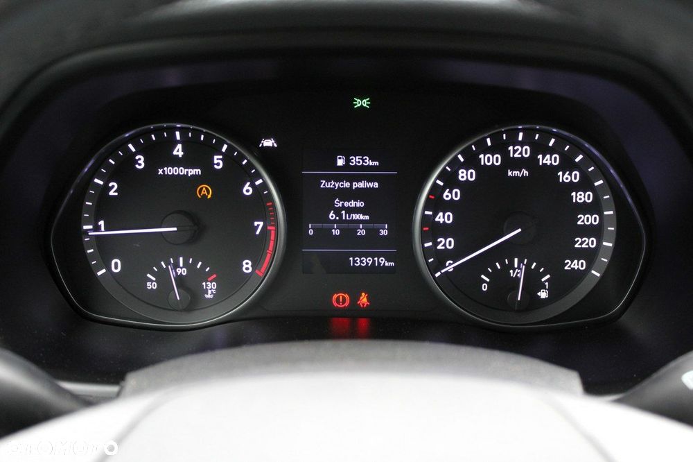 Hyundai i30 1.5 DPI Classic + - 13