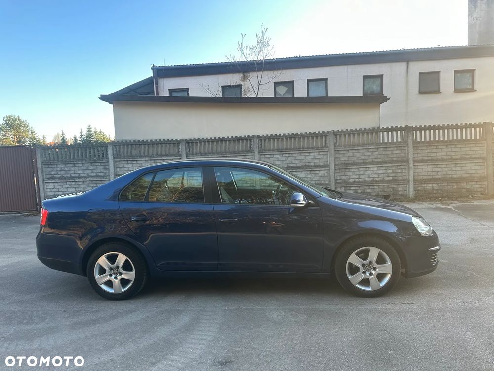 Volkswagen Jetta - 9