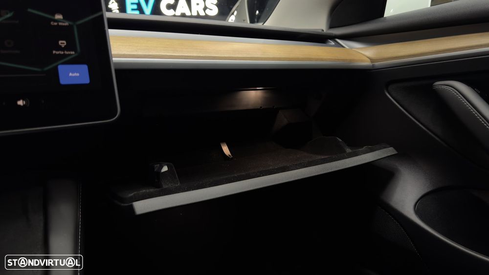 Tesla Model 3 Performance Dual Motor AWD - 29