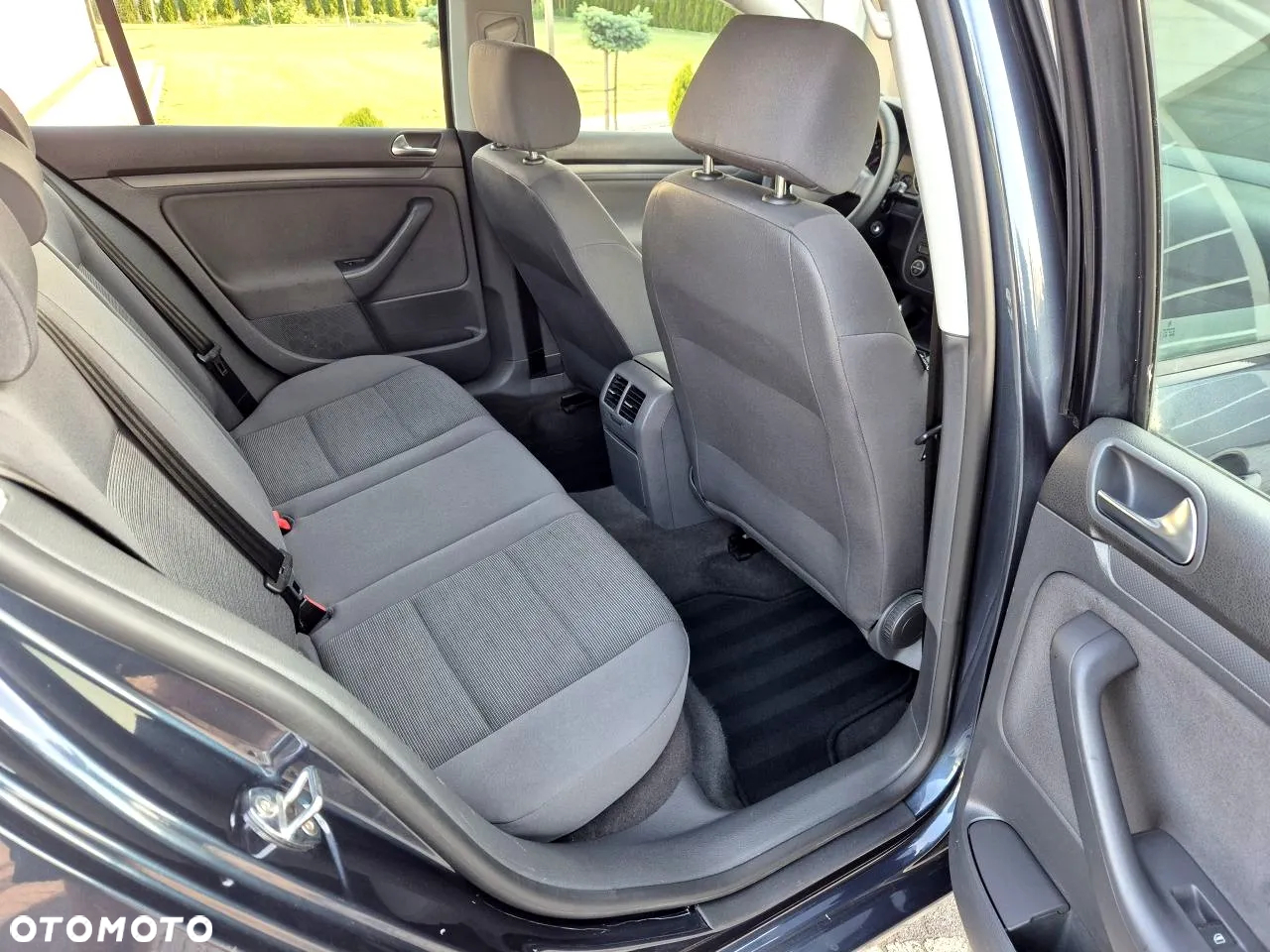 Volkswagen Golf - 21