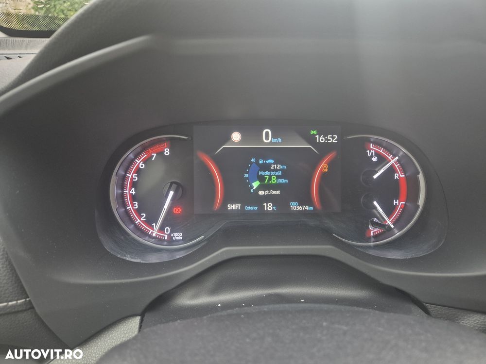 Toyota RAV4 2.0P 6MT AWD Dynamic - 10