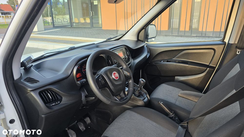 Fiat DOBLO MAXI LONG ❗❗SILNIK 1.6 / SKRZYNIA 6 BIEGÓW / CHŁODNIA-MROŹNIA +25 -25❗❗THERMO KING / ZABUDOWA LAMAR / DRZWI BOCZNE / GRZANIE / IZOTERMA / FULL OPCJA / KLIMATYZACJA / SALON POLSKA / JAK NOWY ❗❗ - 33