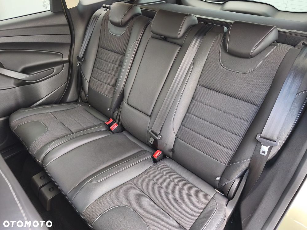 Ford Kuga 2.0 TDCi 4x4 Titanium - 37