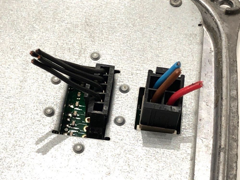 PRZETWORNICA XENON - 148.00 PLN - AUDI A4 B8 (8K2) 2007 - 2015 3.0 TDI quattro 176 kW [240 KM] olej - 3