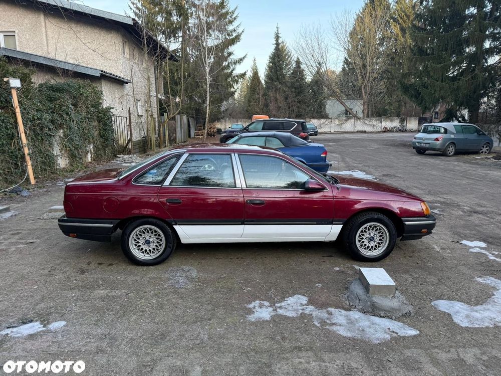 Ford Taurus - 2