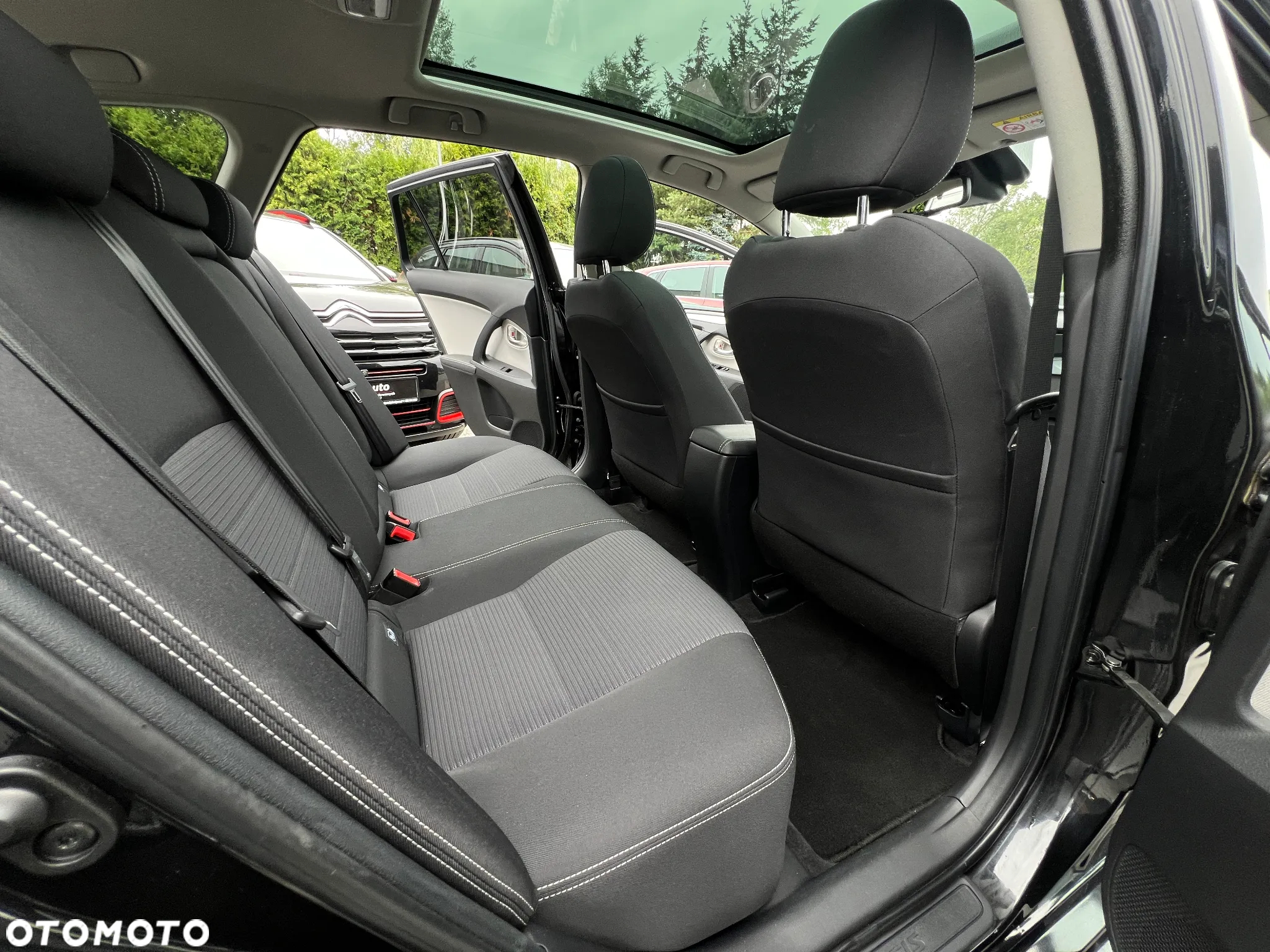 Toyota Avensis 1.8 Premium - 18