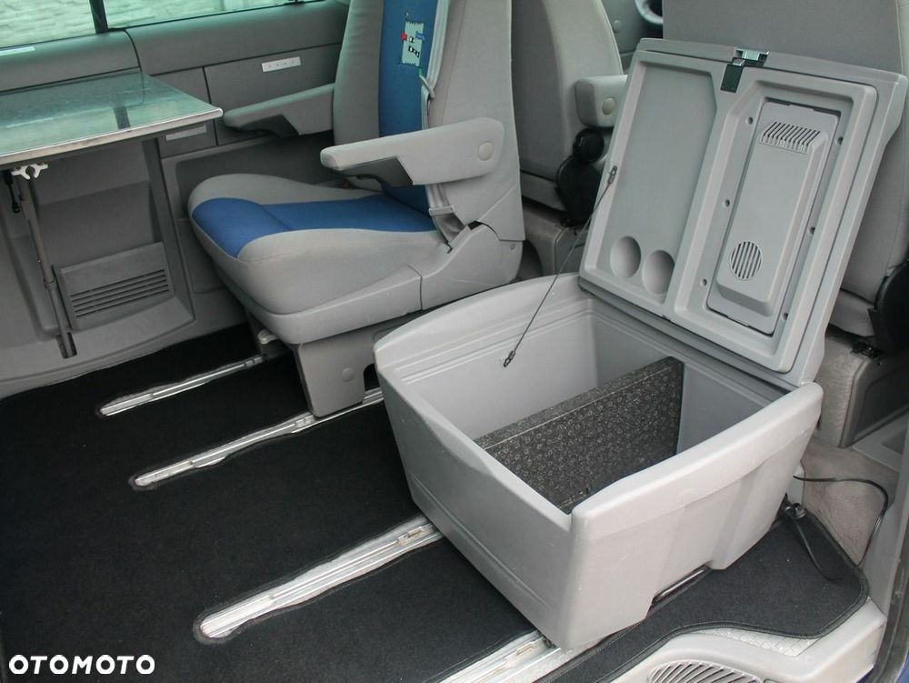 Volkswagen Multivan - 35