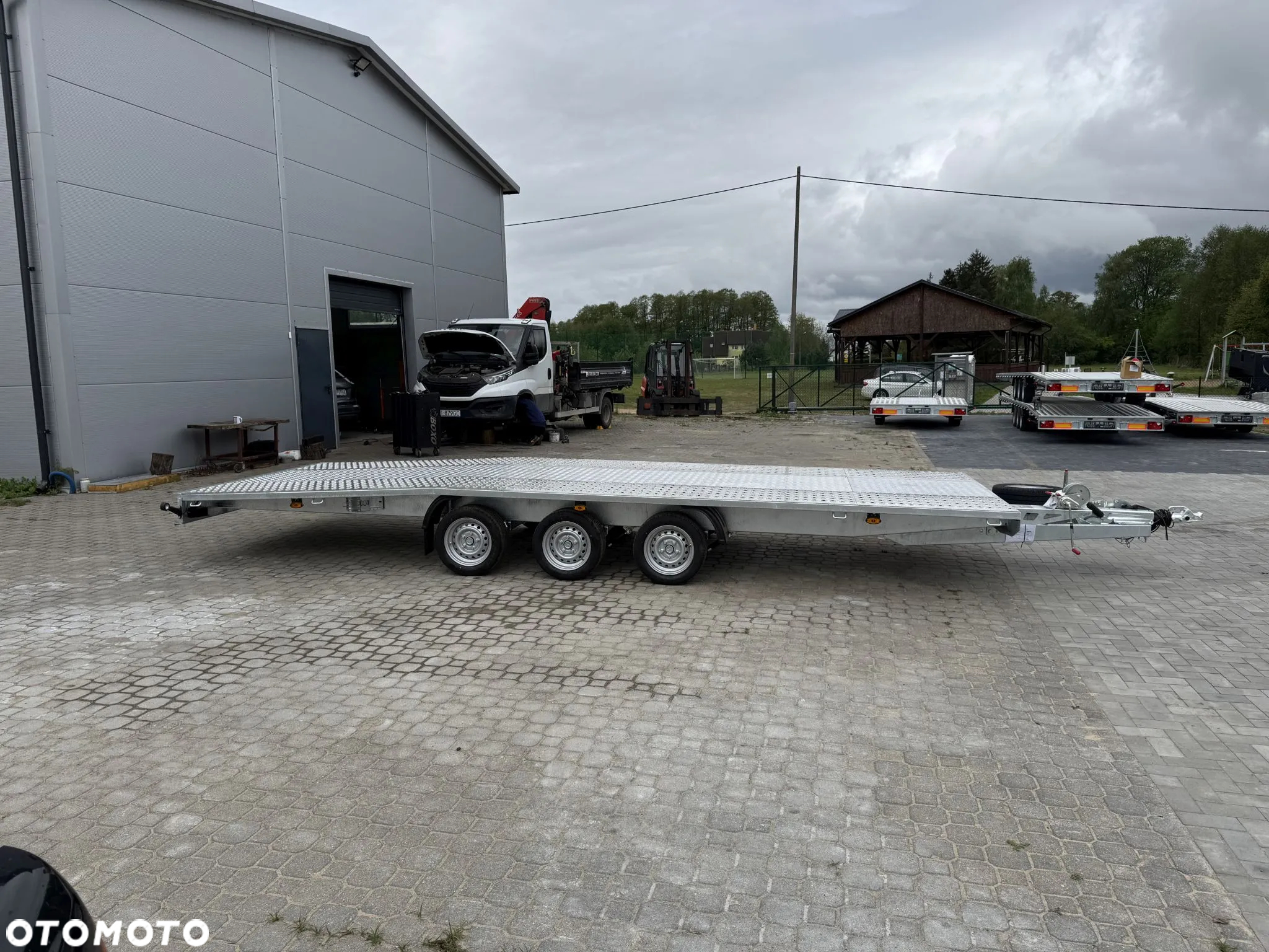 Niewiadów Nowa Laweta Jupiter 600x210 3500kg na suv bus Dostawa - 3