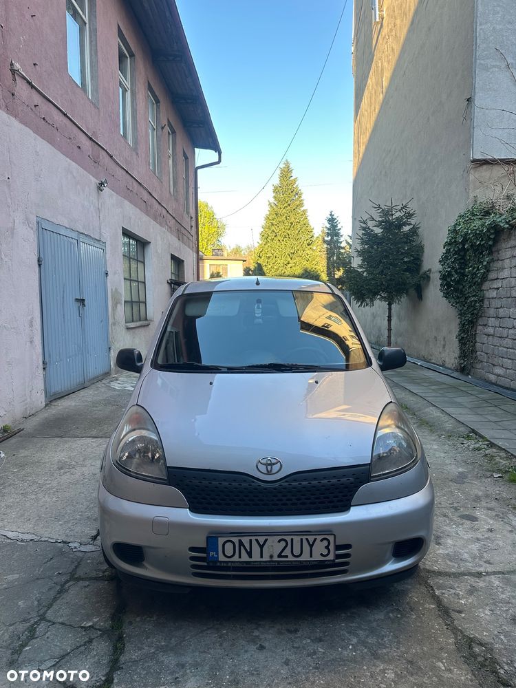 Toyota Yaris Verso - 3