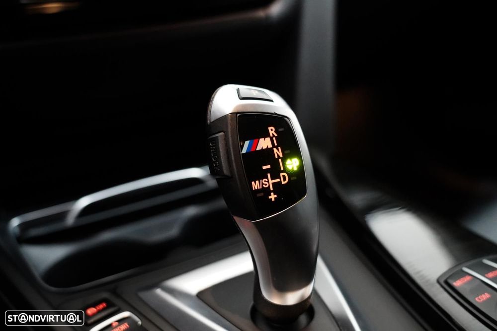 BMW 330 e iPerformance - 14