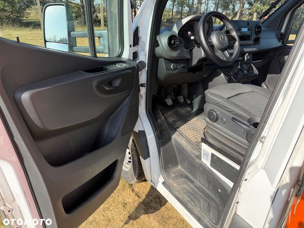 Mercedes-Benz Sprinter - 10