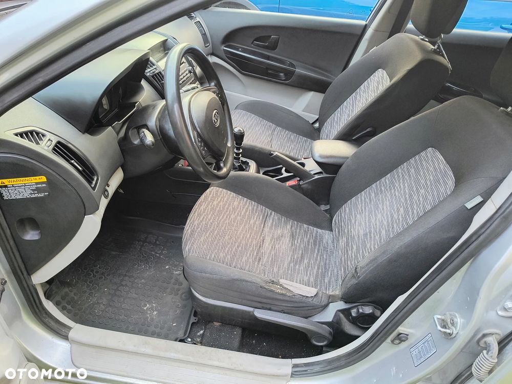 Kia Ceed - 11