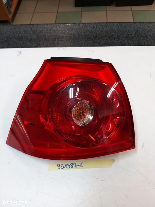 Lampa Tylna Vw Golf V(1k)10.03-05.09 Lewa bez listwy żarówkowej - 2