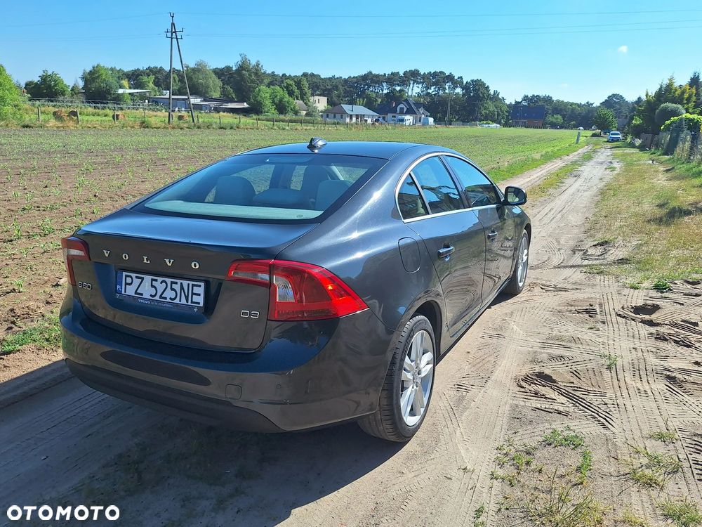 Volvo S60 D3 Geartronic Momentum - 4