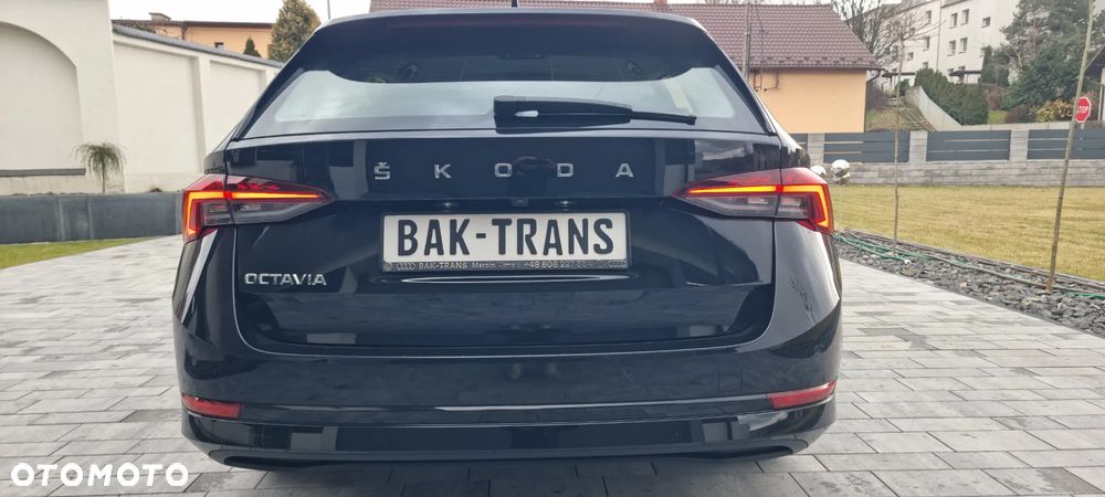 Skoda Octavia 2.0 TDI DSG Style - 12