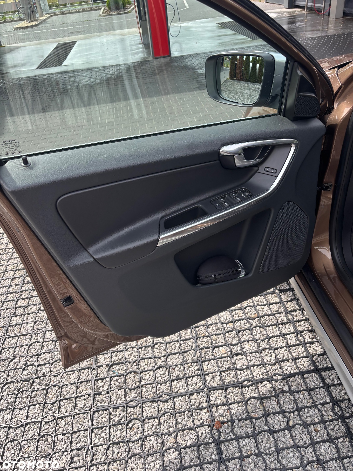 Volvo XC 60 2.4D AWD RDesign - 12