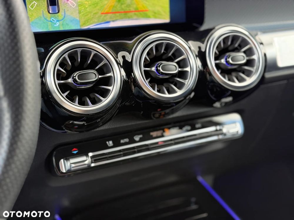 Mercedes-Benz GLB 200 d 8G-DCT AMG Line - 30
