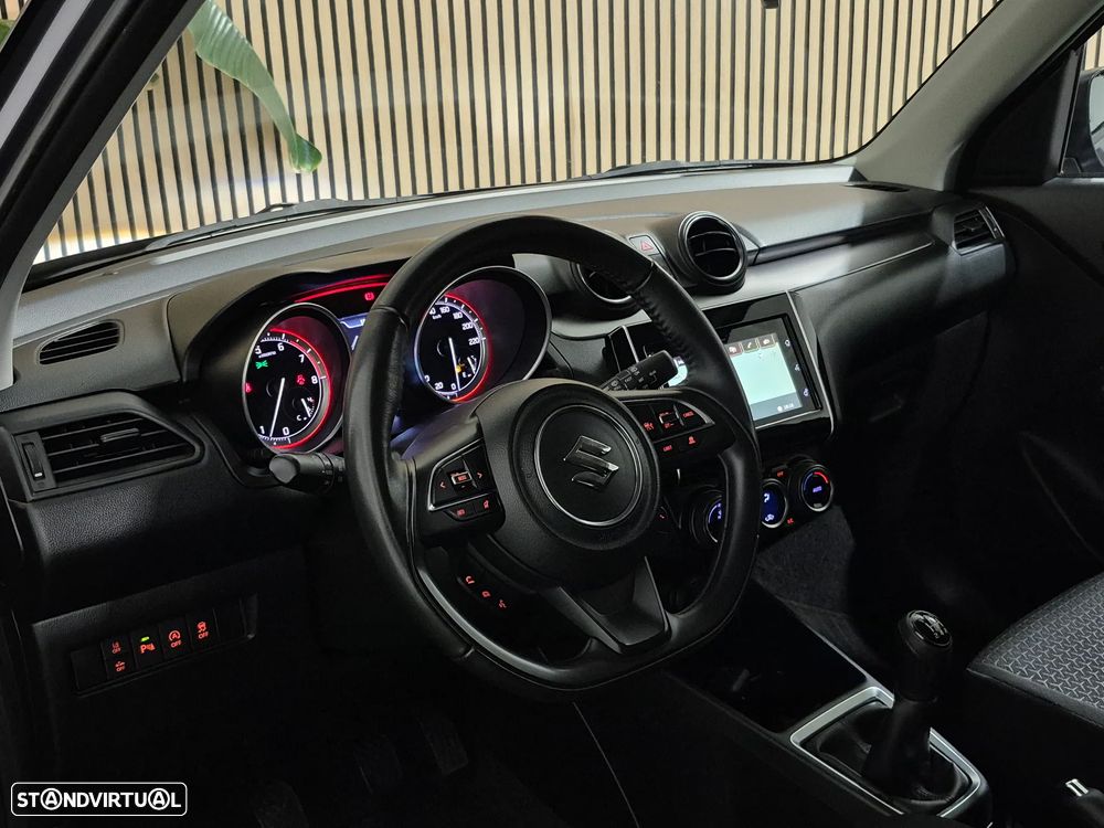 Suzuki Swift 1.2 Mild Hybrid GLE - 32