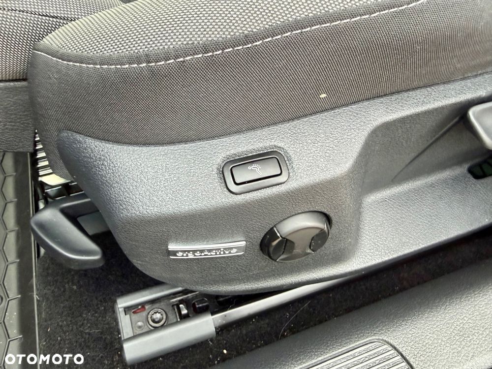 Volkswagen Golf 1.5 TSI BMT Comfortline DSG - 9