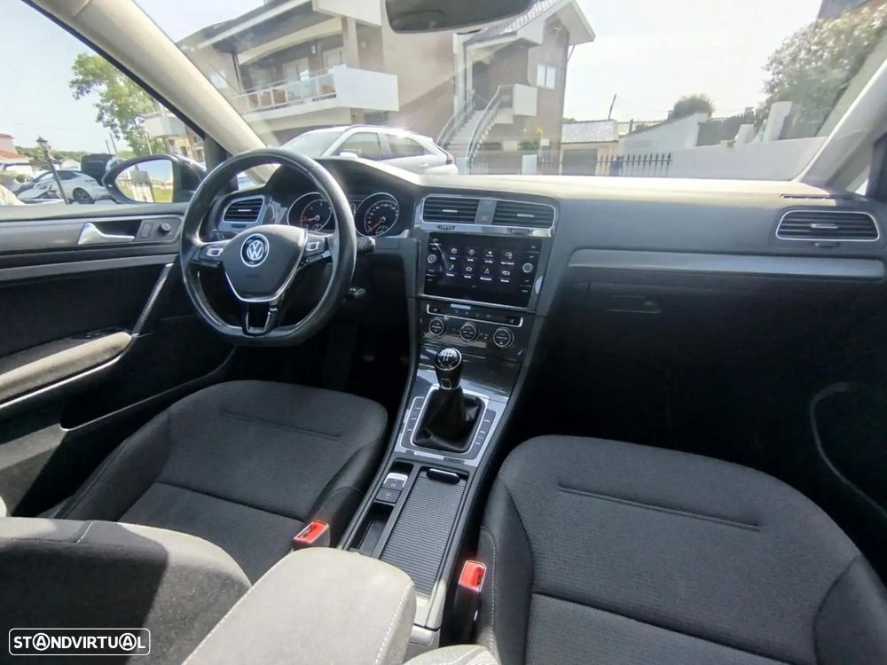 VW Golf - 25