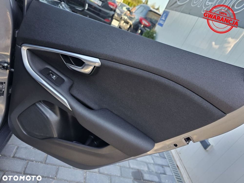 Volvo V40 - 38