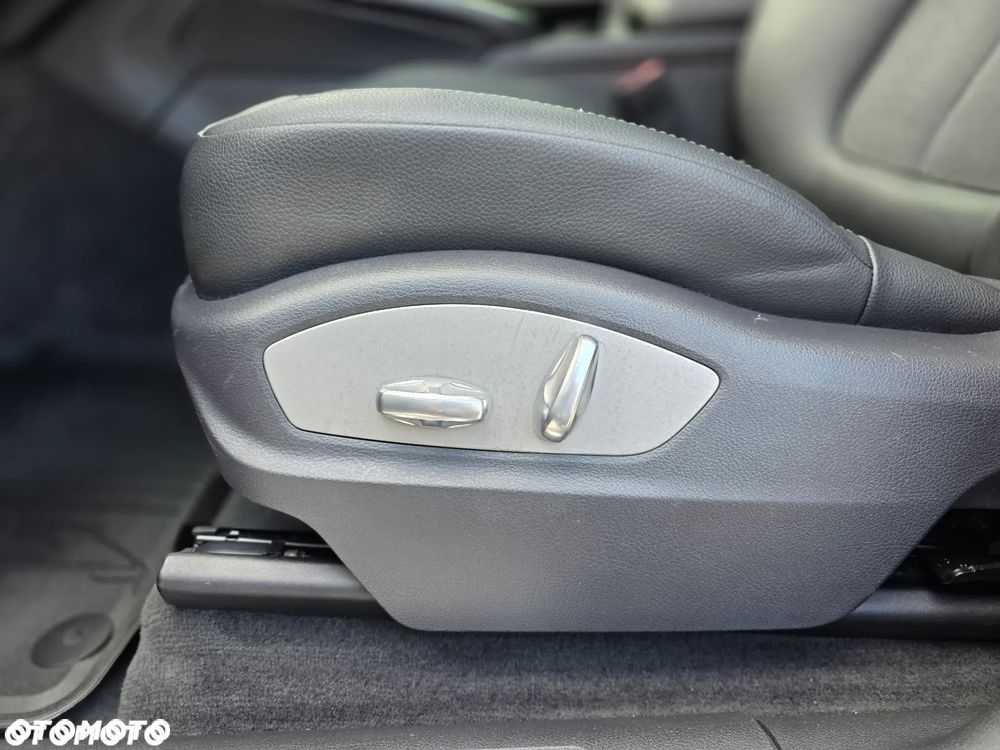 Porsche Macan S - 31