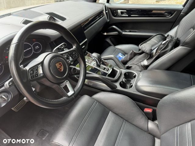 Porsche Cayenne Turbo - 14