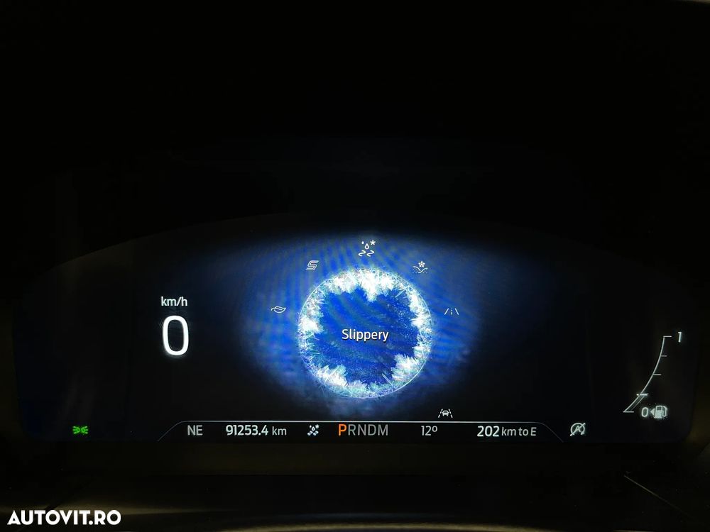 Ford Kuga 2.0 EcoBlue A8 AWD ST Line X - 30