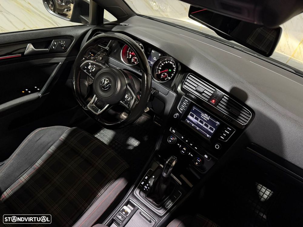 VW Golf 2.0 TSi GTi DSG Performance - 15