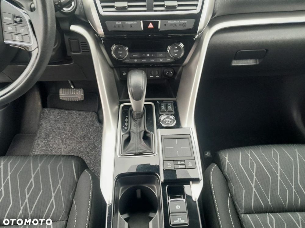 Mitsubishi Eclipse Cross - 14