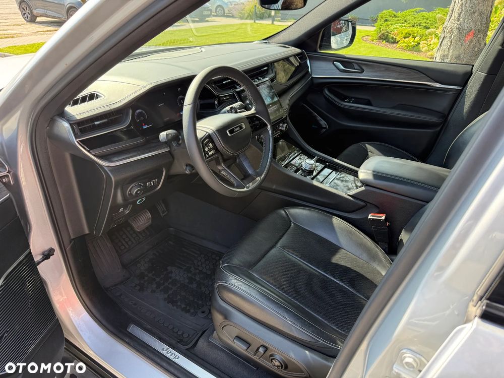 Jeep Grand Cherokee - 20