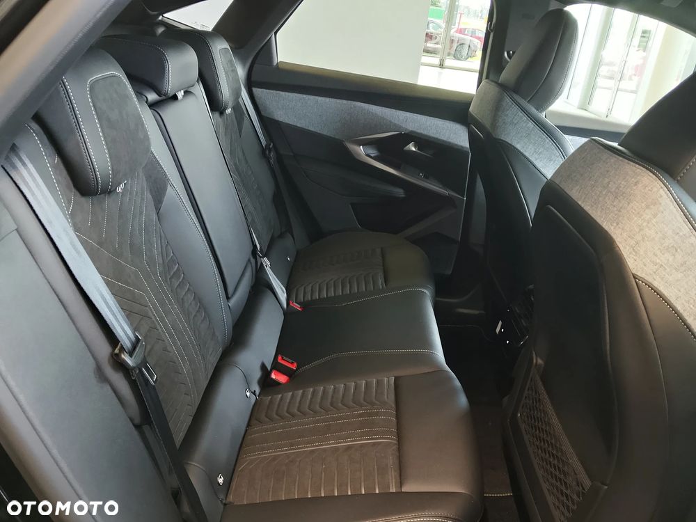 Peugeot 3008 1.2 PureTech mHEV GT E-DCS6 - 14