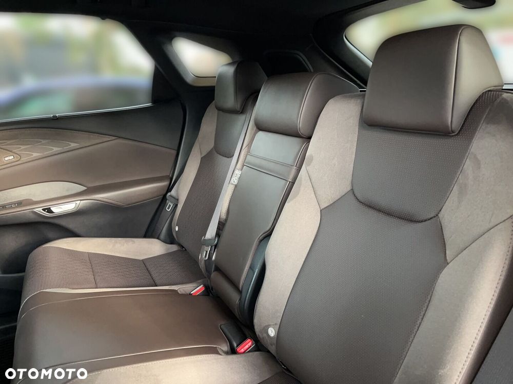 Lexus RX 450h+ Omotenashi - 6