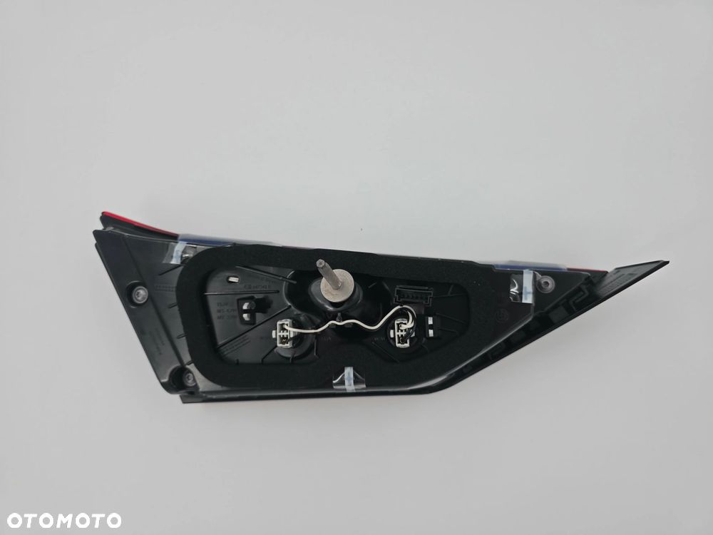 ORYGINALNA NOWA LAMPA PRAWA TYLNA BAGAŻNIKA BMW F40 7467902 - 4