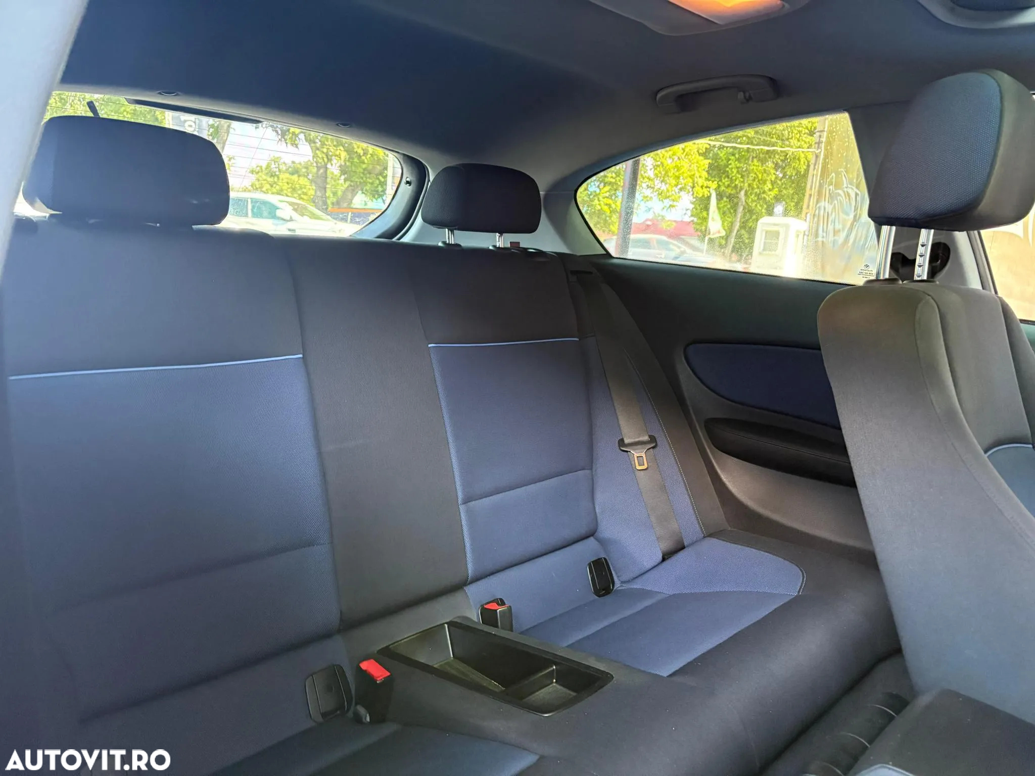 BMW Seria 1 118i Edition Sport - 9