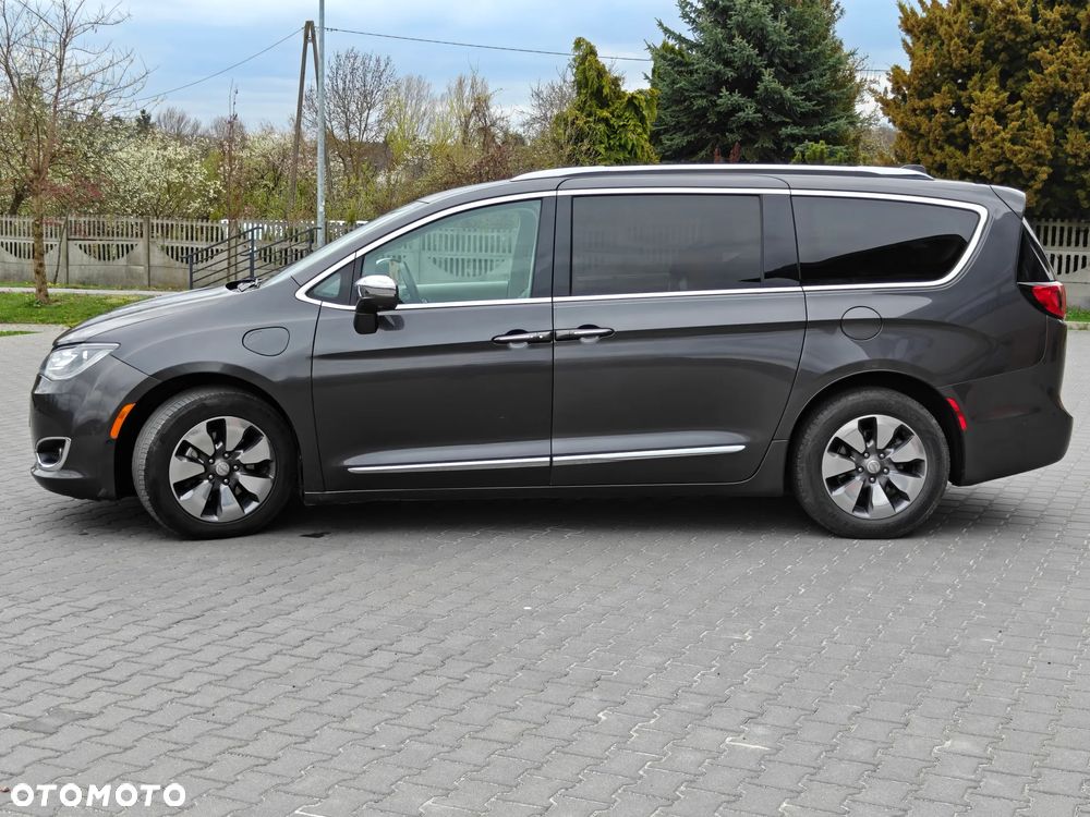 Chrysler Pacifica - 7