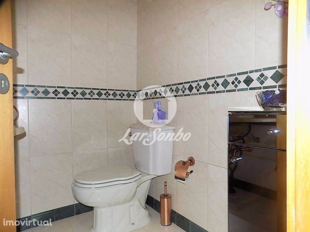 Moradia M4 c/ garagem fechada a 5 minutos do centro - Grande imagem: 4/8