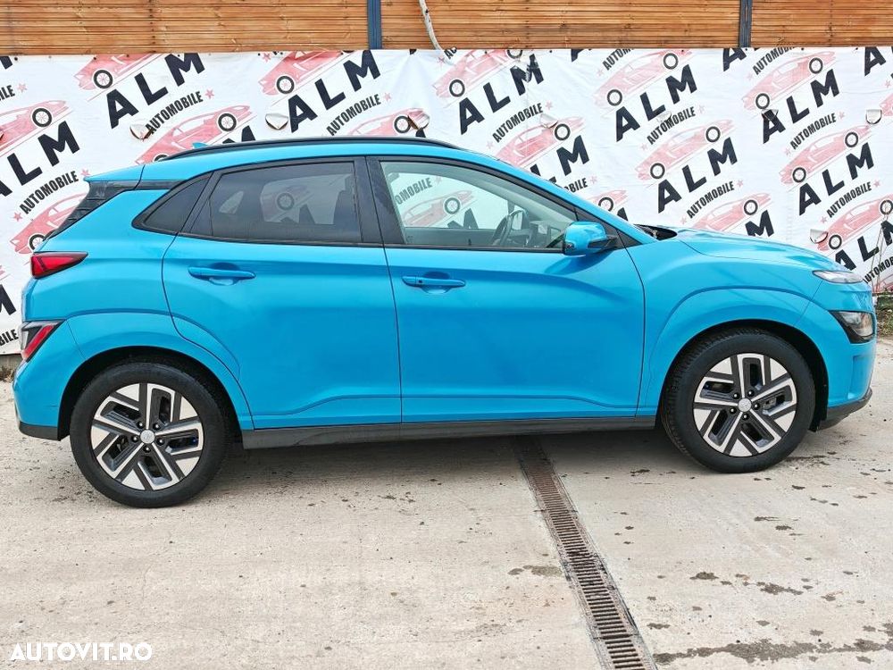 Hyundai KONA Premium - 8