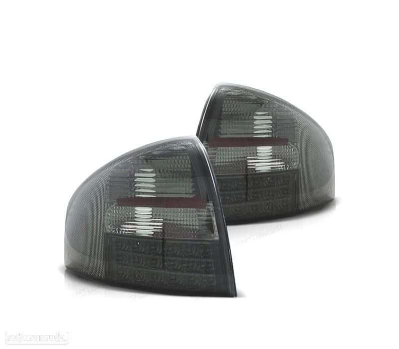 FAROLINS TRASEIROS LED AUDI A6 97-04 FUNDO CROMADO ESCURECIDOS - 1