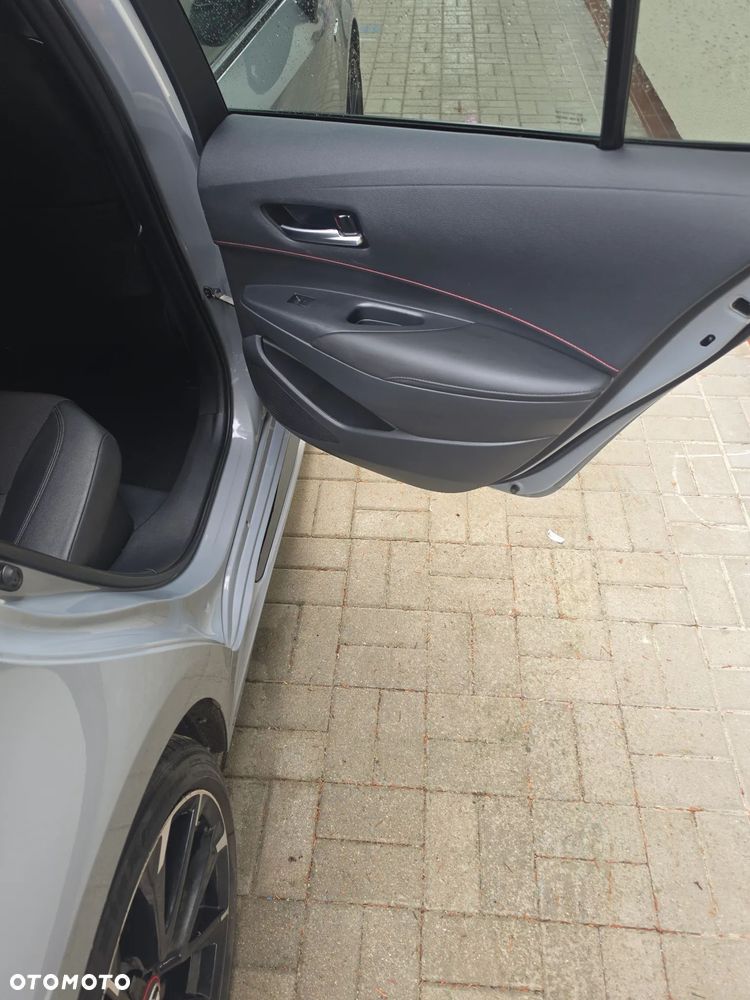 Toyota Corolla 2.0 Hybrid GR Sport - 16
