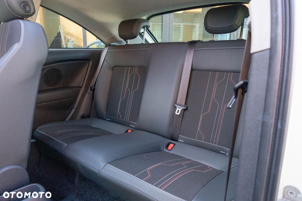 Opel Corsa 1.4 16V Edition 150 - 26