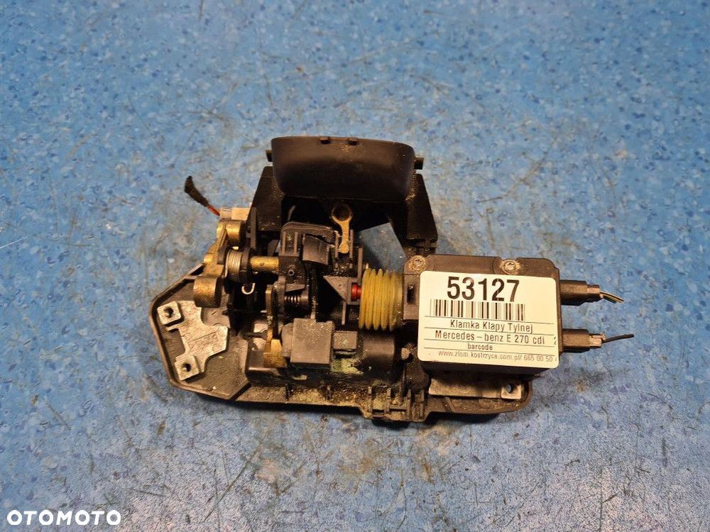 MERCEDES-BENZ W211 KOMBI  KLAMKA KLAPY TYLNEJ 2117400093 - 2