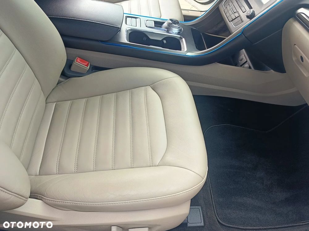 Ford Mondeo - 19