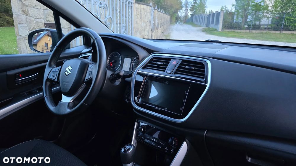 Suzuki SX4 S-Cross 1.4 T Elegance - 13