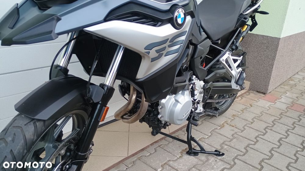 BMW F - 16