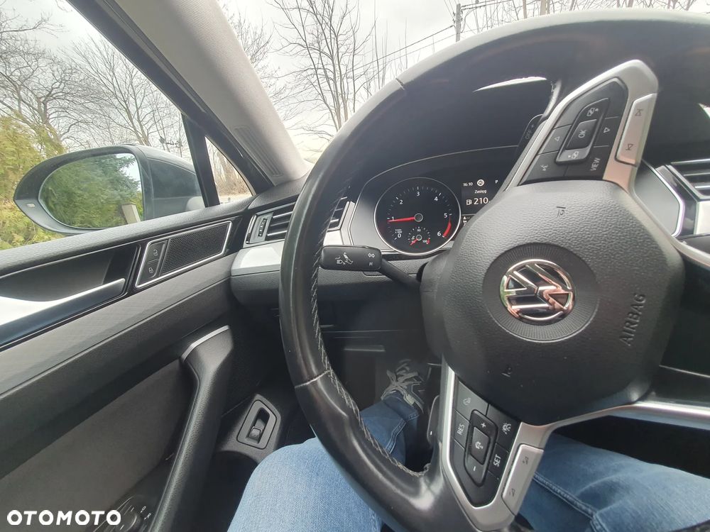 Volkswagen Passat 2.0 TDI SCR DSG Business - 15