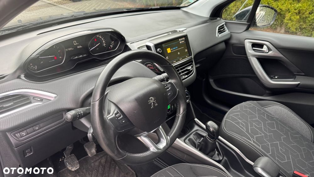 Peugeot 2008 BlueHDi 100 Active - 24